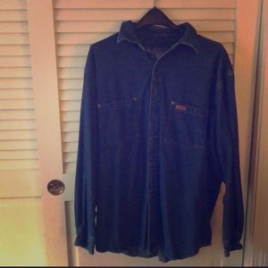 Men’s XL Carhartt Rugged Jean Shirt.